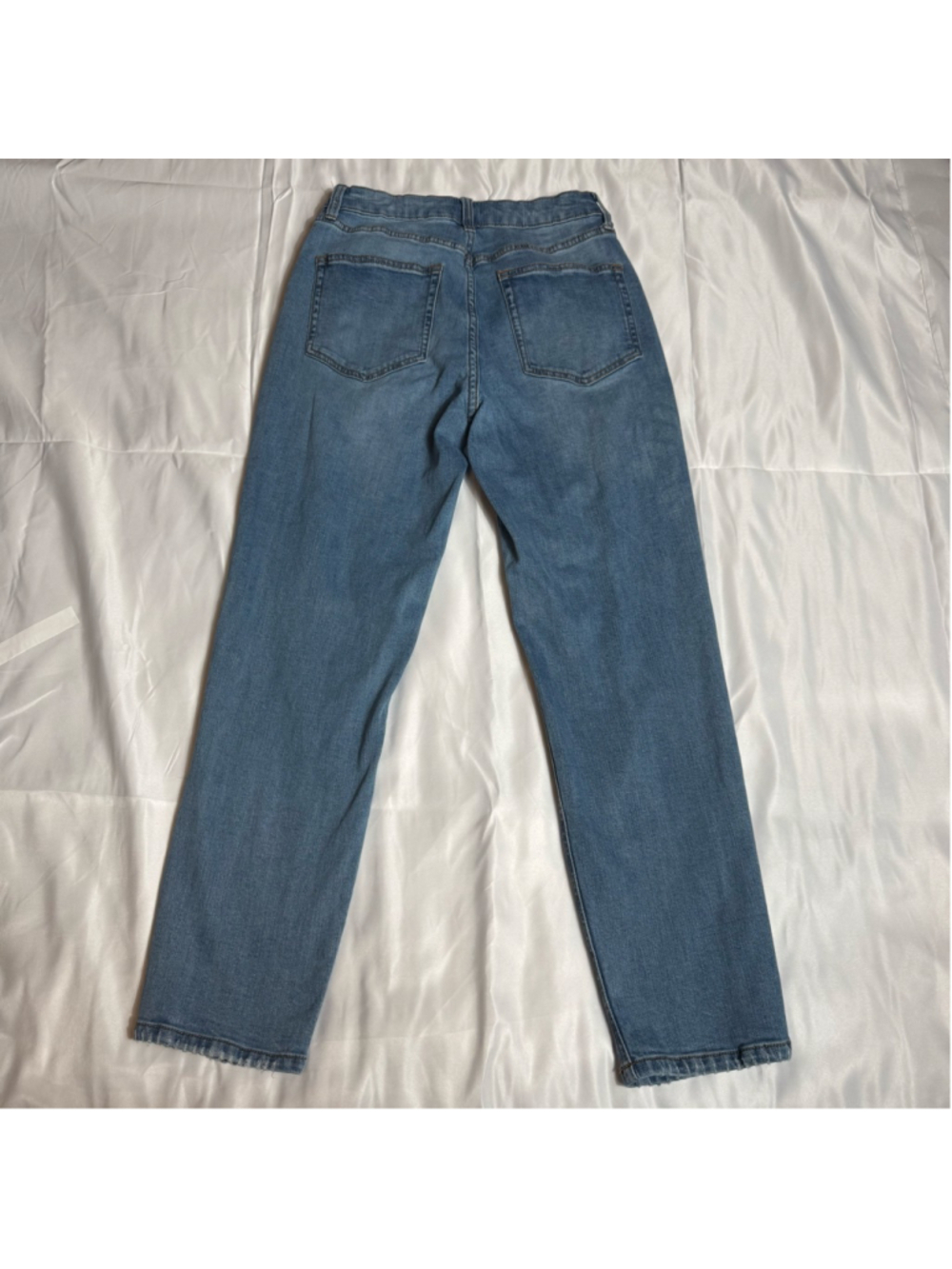 Women's Wild Fable High Rise Mom Jeans Size 4 Blue Distressed - Picture 5 of 7